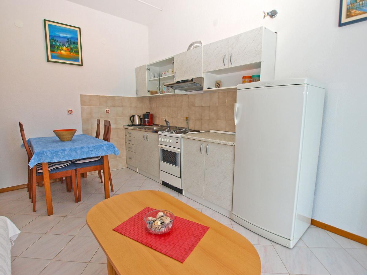 Apartments Slavka 1155 풀라 외부 사진