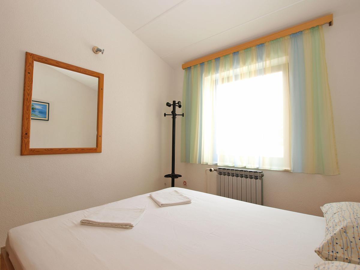Apartments Slavka 1155 풀라 외부 사진