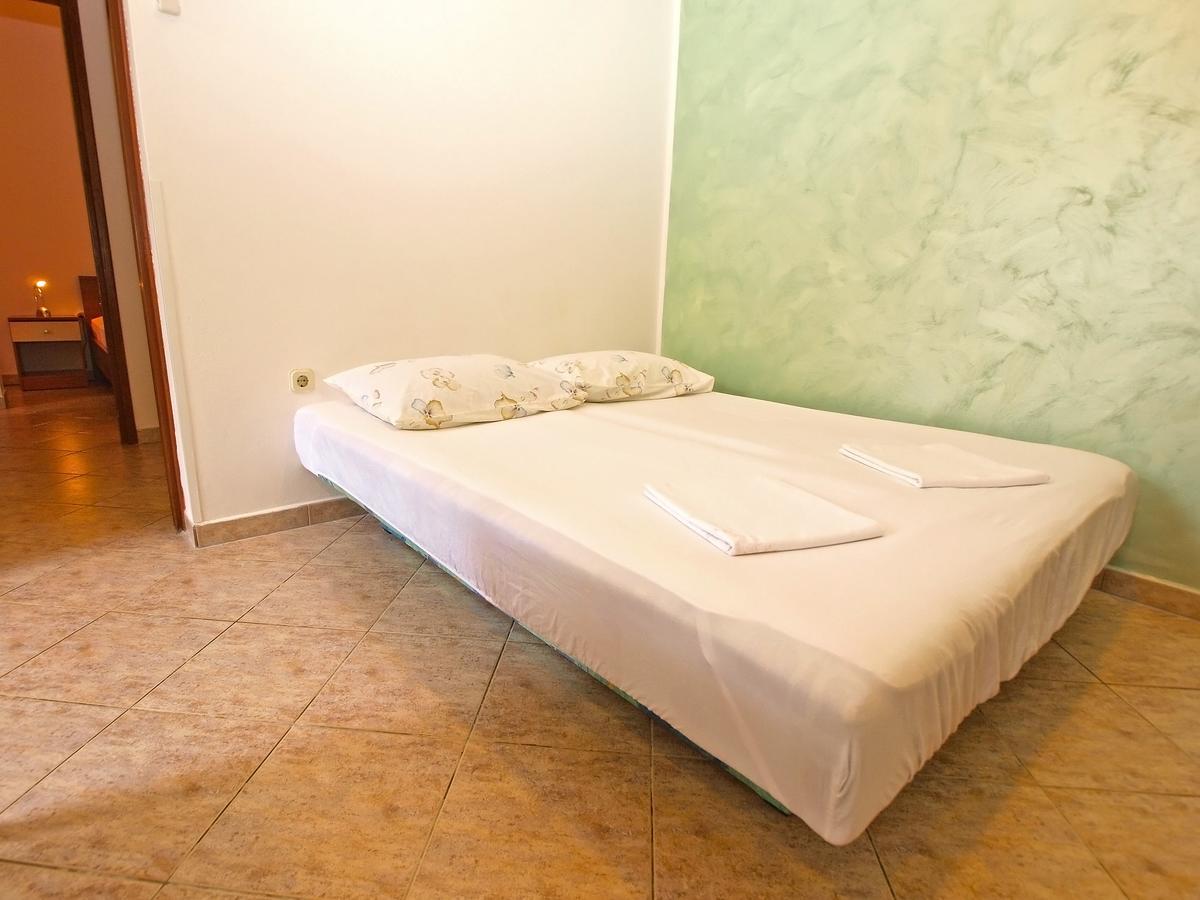 Apartments Slavka 1155 풀라 외부 사진