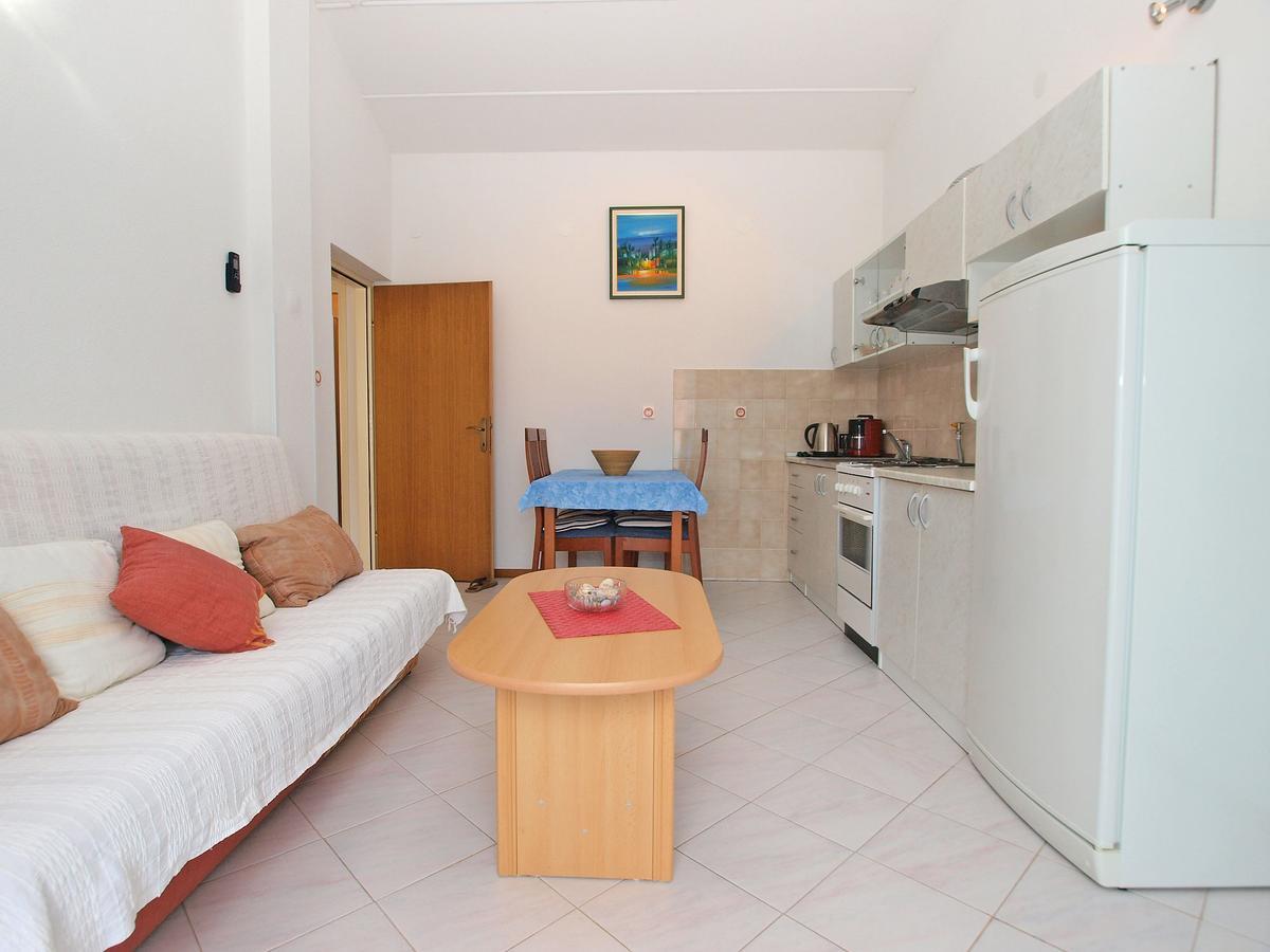 Apartments Slavka 1155 풀라 외부 사진