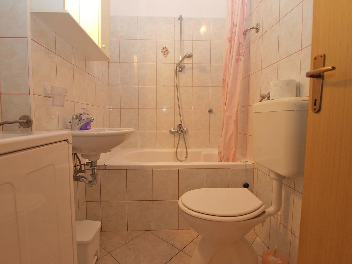Apartments Slavka 1155 풀라 외부 사진