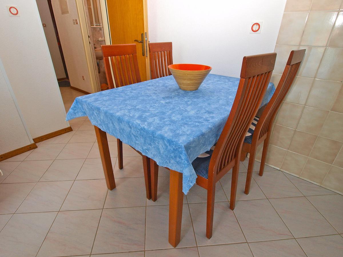 Apartments Slavka 1155 풀라 외부 사진