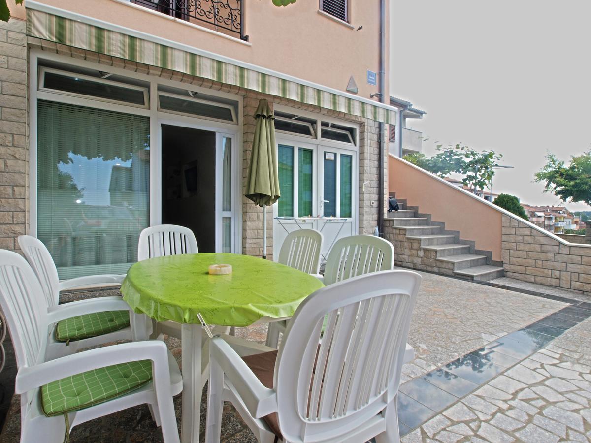 Apartments Slavka 1155 풀라 외부 사진
