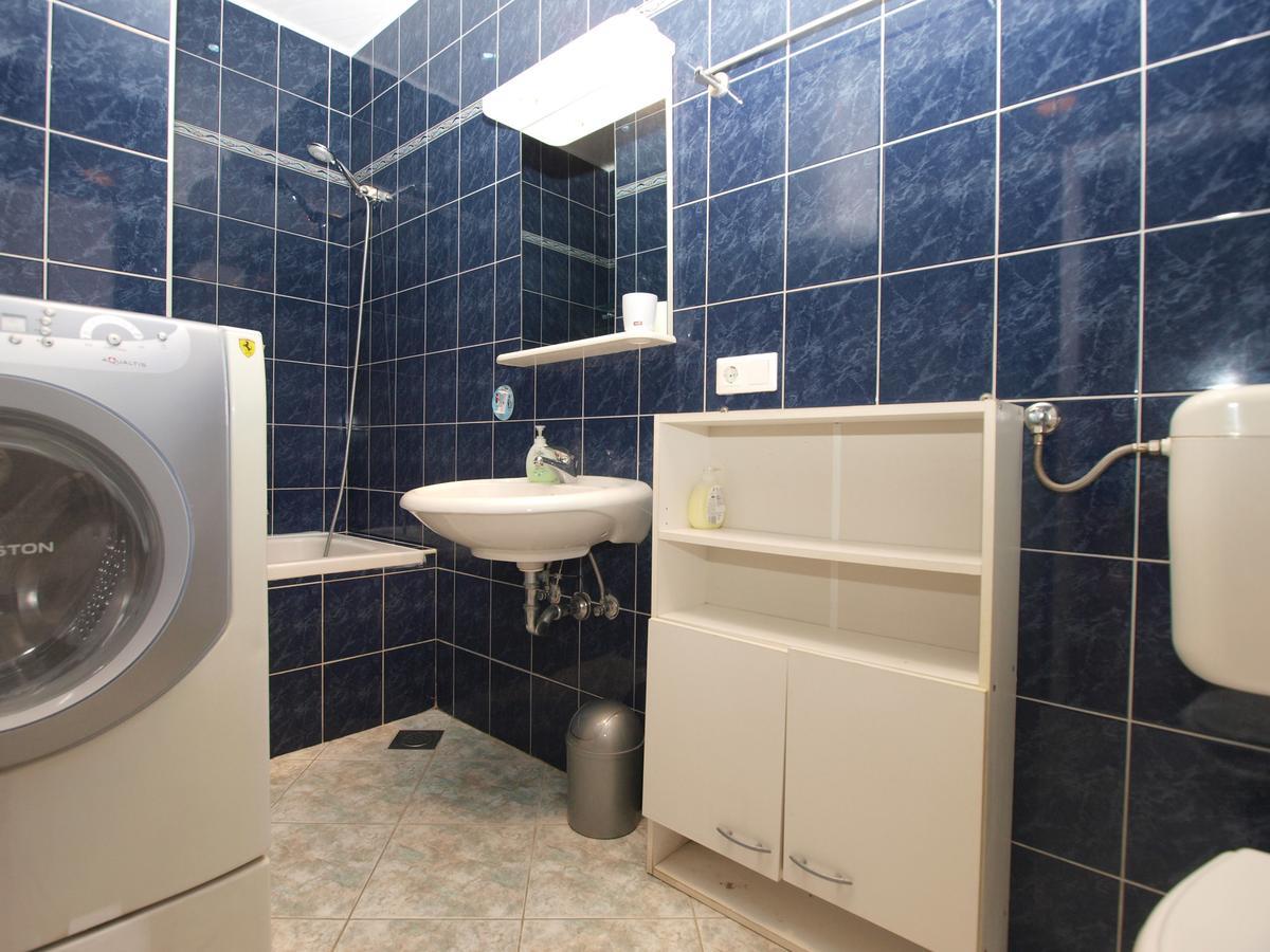 Apartments Slavka 1155 풀라 외부 사진