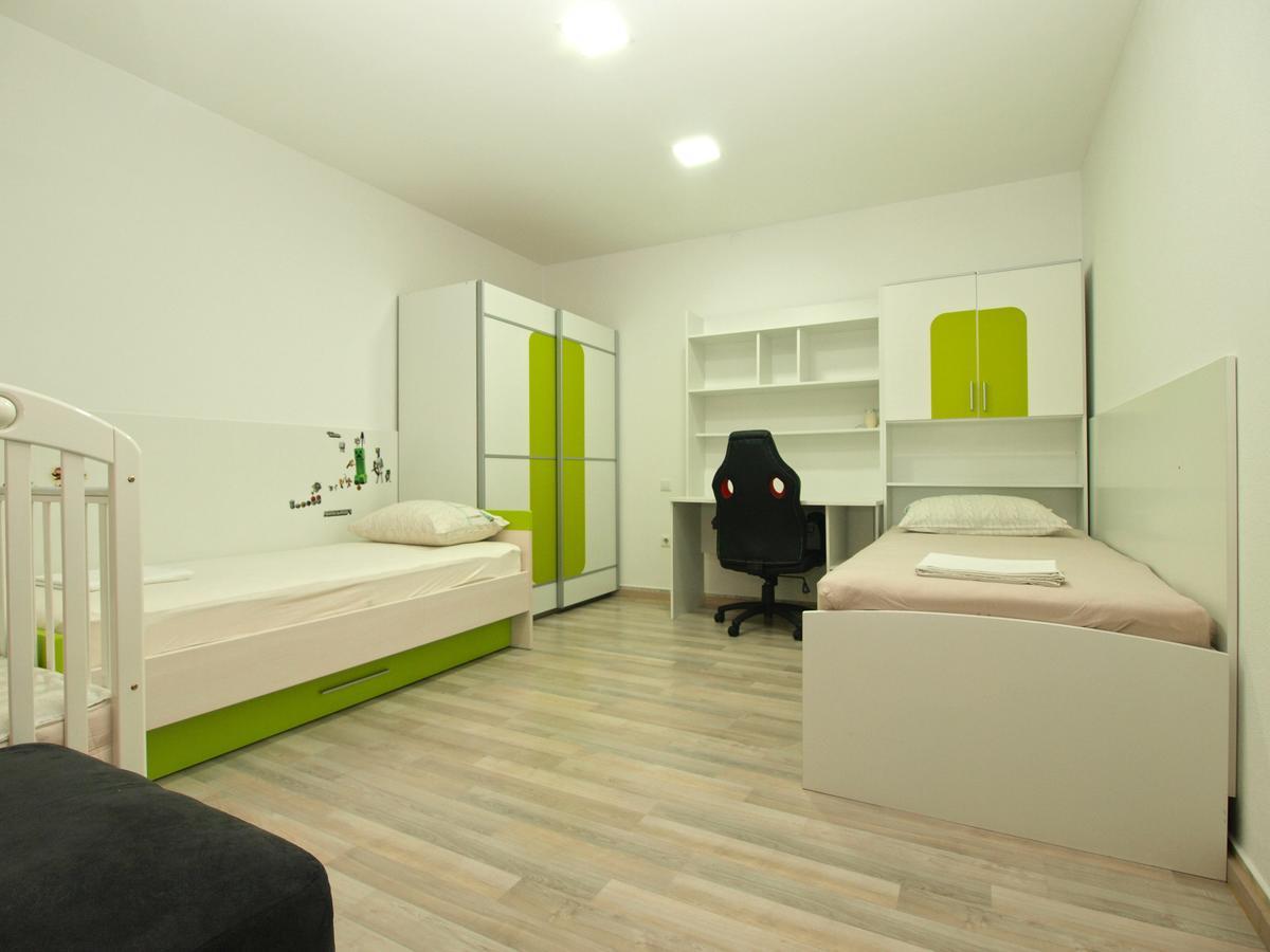 Apartments Slavka 1155 풀라 외부 사진